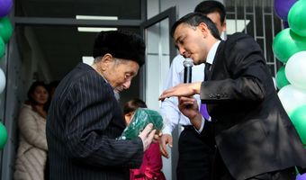 Сатуу жана тейлөө борборлорунун салтанаттуу ачылышы